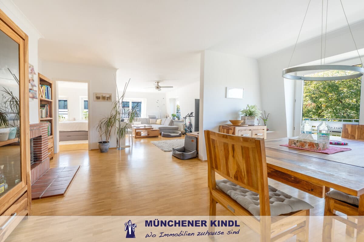 Nymphenburg: Großzügige 4-Zimmer-Wohnung im Dachgeschoss — Foto 1